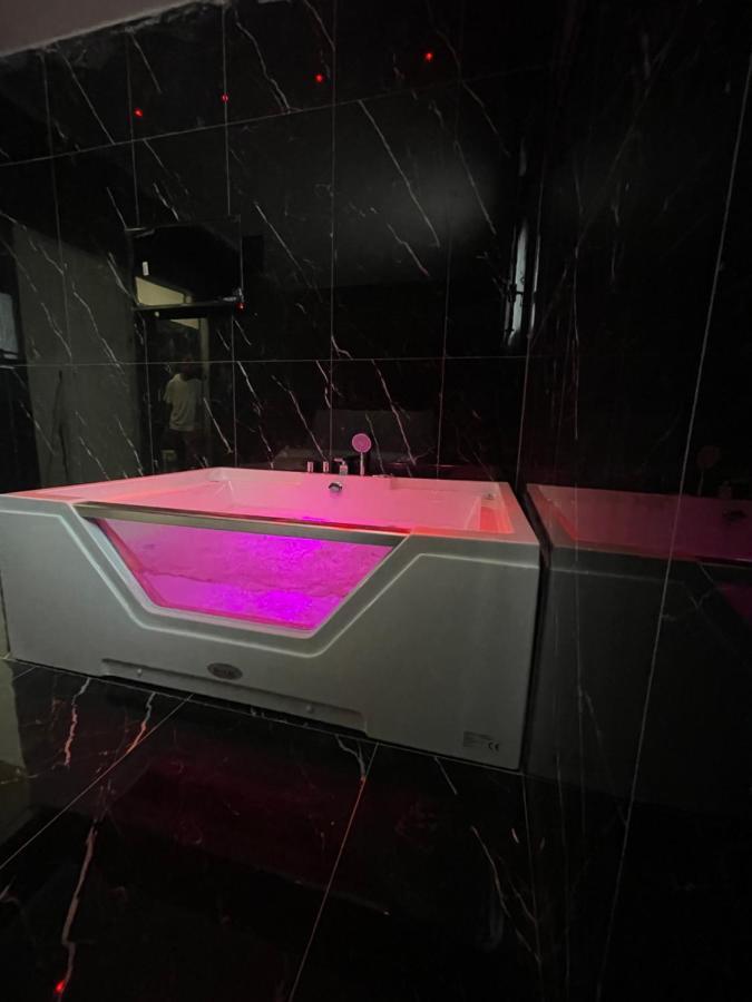 Life Hotel كاسالنْووفو دي نابولِ المظهر الخارجي الصورة