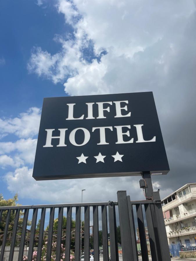 Life Hotel كاسالنْووفو دي نابولِ المظهر الخارجي الصورة