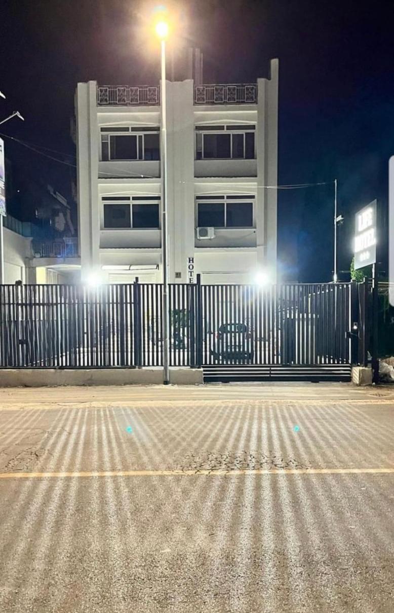 Life Hotel كاسالنْووفو دي نابولِ المظهر الخارجي الصورة