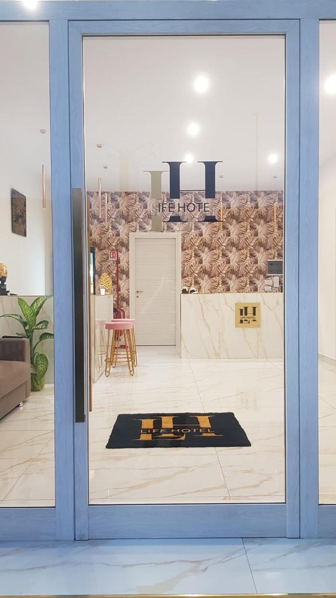 Life Hotel كاسالنْووفو دي نابولِ المظهر الخارجي الصورة