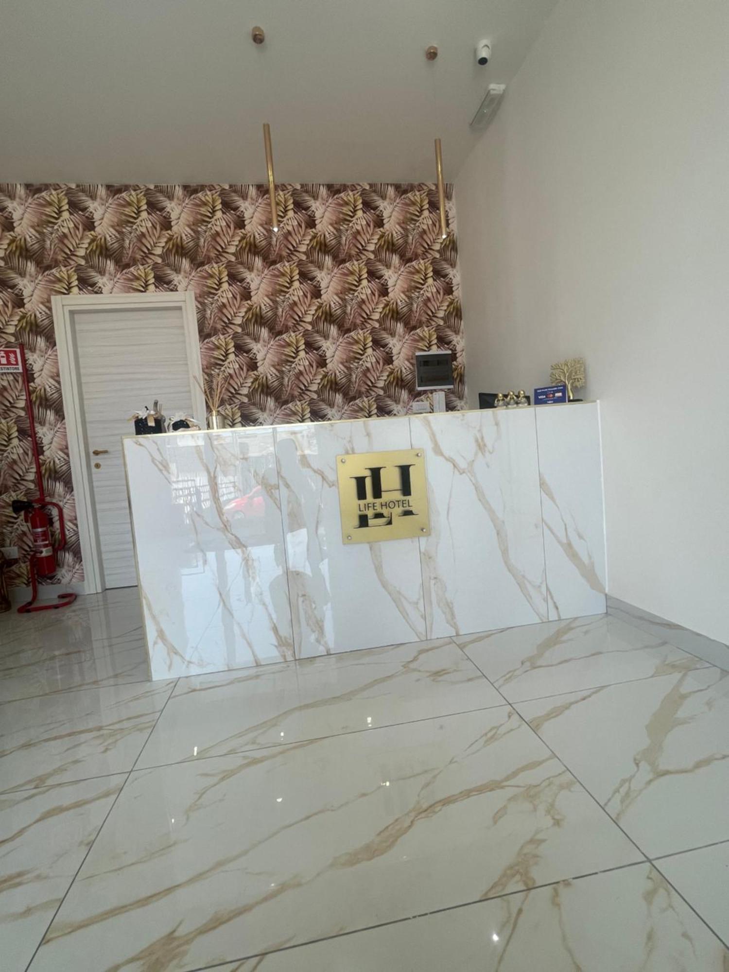 Life Hotel كاسالنْووفو دي نابولِ المظهر الخارجي الصورة