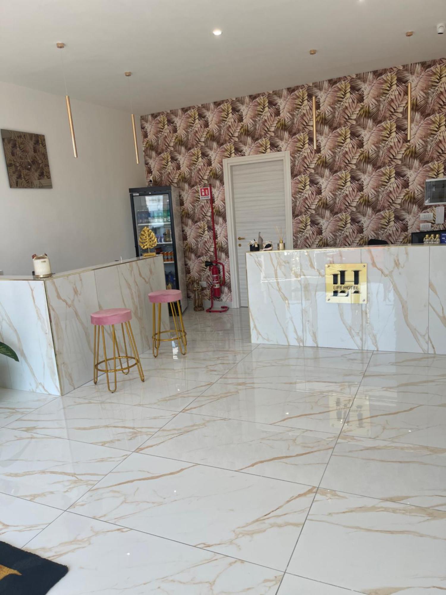 Life Hotel كاسالنْووفو دي نابولِ المظهر الخارجي الصورة