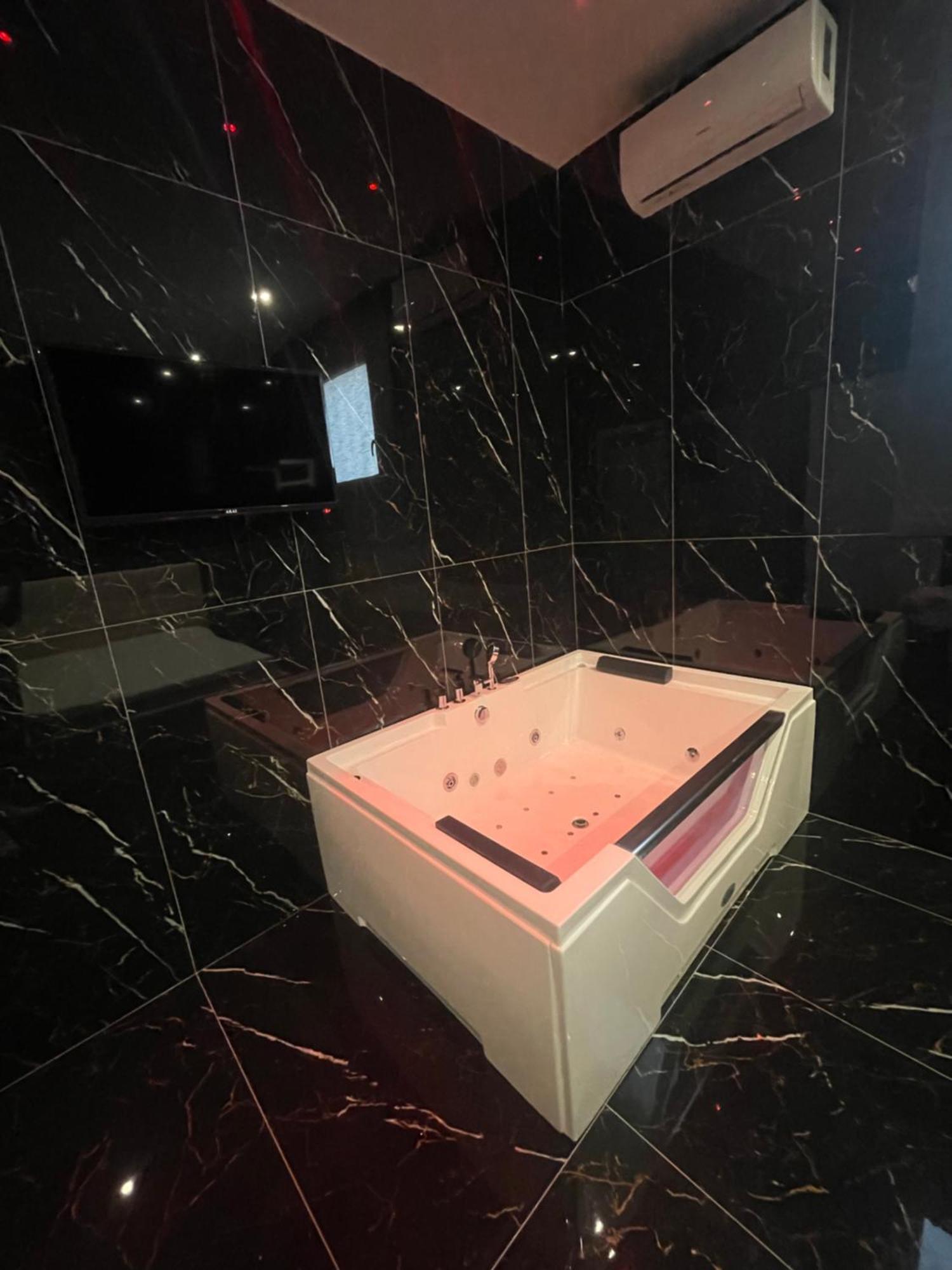 Life Hotel كاسالنْووفو دي نابولِ المظهر الخارجي الصورة