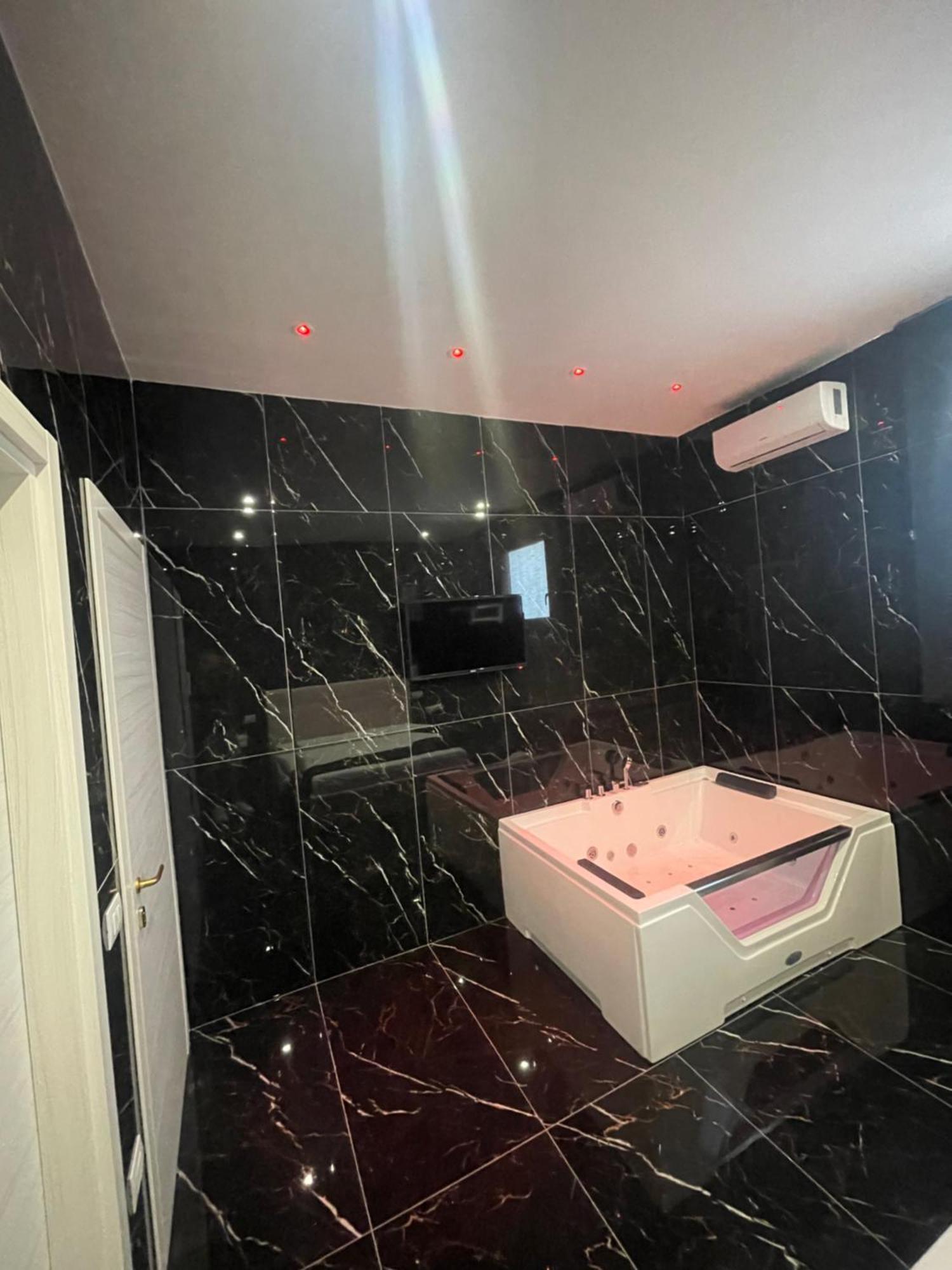 Life Hotel كاسالنْووفو دي نابولِ المظهر الخارجي الصورة